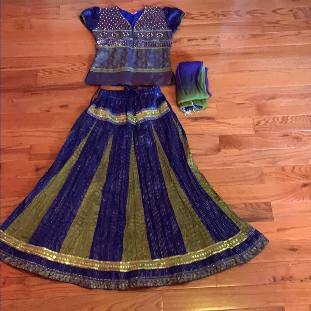 Gorgeous Indian party set for girls gently used